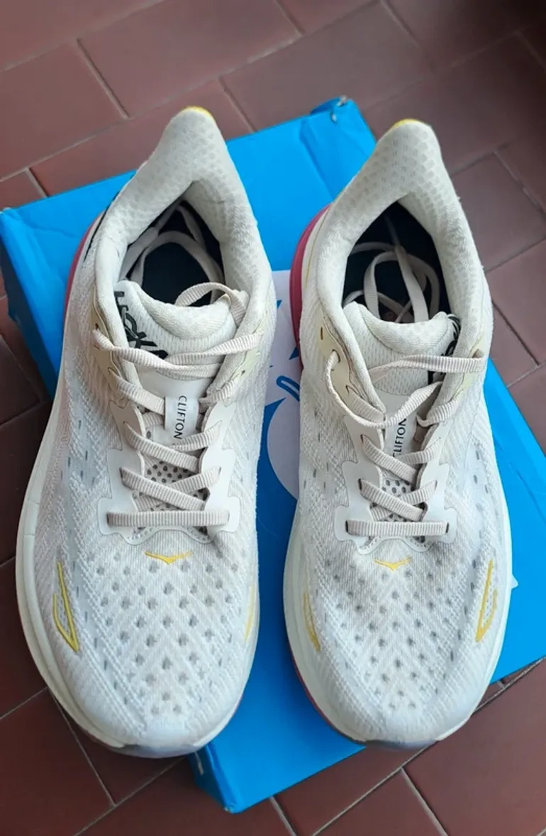 Used Hoka Clifton 9 bike — image 4 of 5