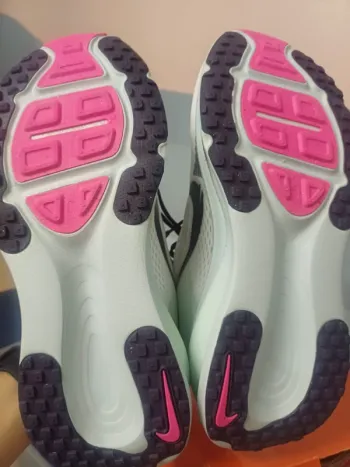 Nike Vomero 18 bike d'occasion — image 3 sur 4