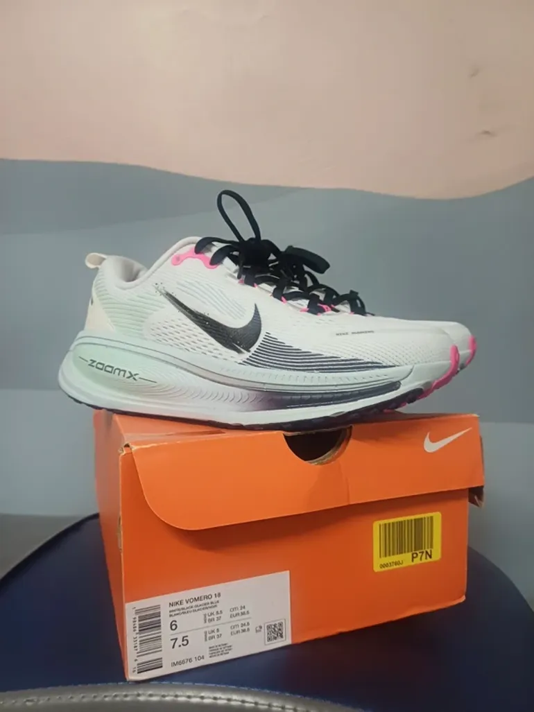 Nike Vomero 18 bike d'occasion — image 1 sur 4