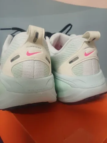 Nike Vomero 18 bike d'occasion — image 4 sur 4