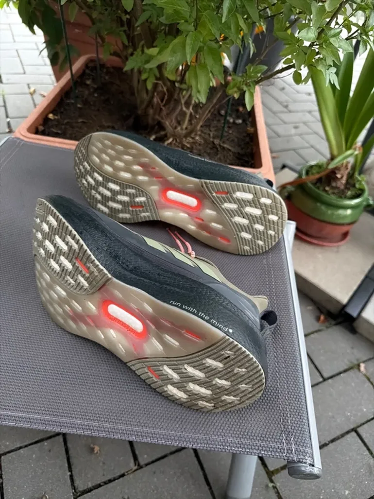 Used Adidas Ultraboost 5 bike — image 3 of 5