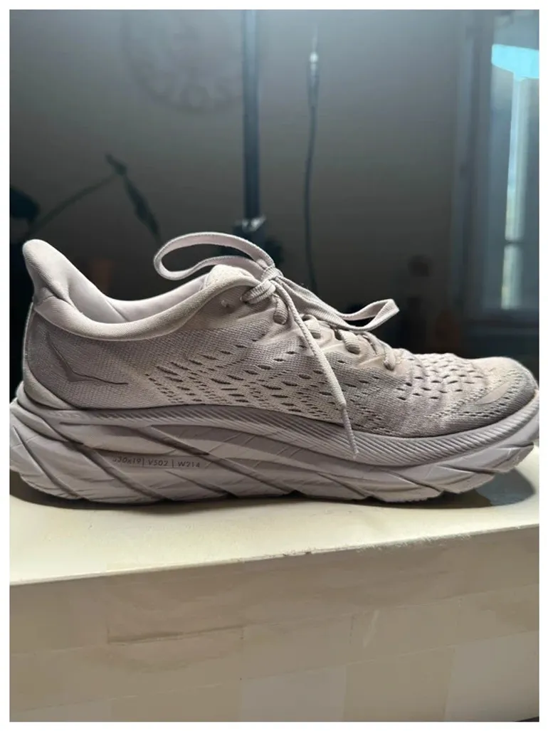Used Hoka Clifton 8 bike — image 6 of 11