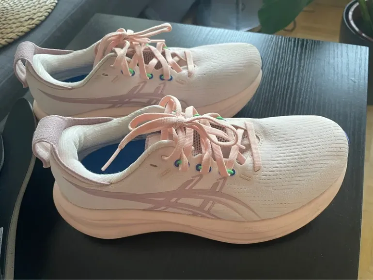Used Asics Gel-Nimbus 28 bike — image 2 of 5