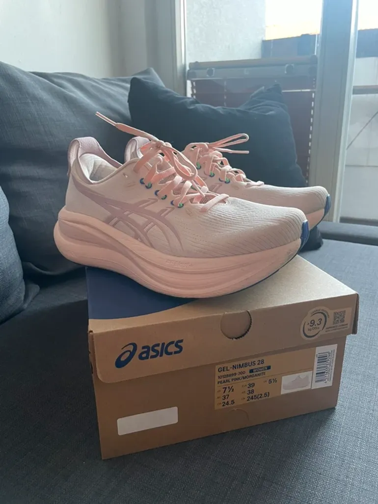 Used Asics Gel-Nimbus 28 bike — image 1 of 5