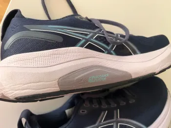 Used Asics Gel Kayano 32 bike — image 3 of 6