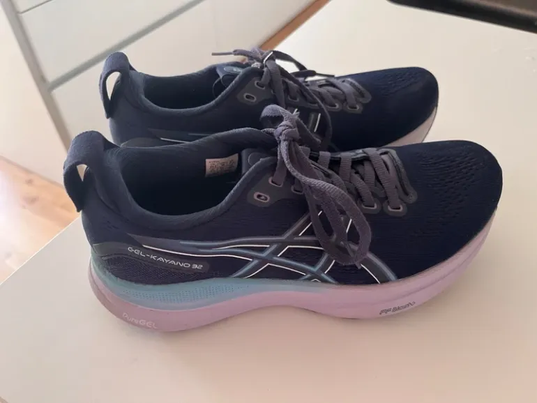 Used Asics Gel Kayano 32 bike — image 1 of 6