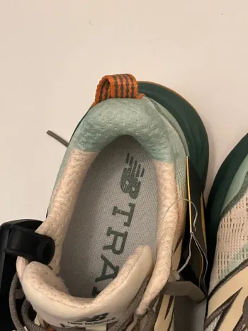 Used New Balance Hierro v9 bike — image 8 of 12