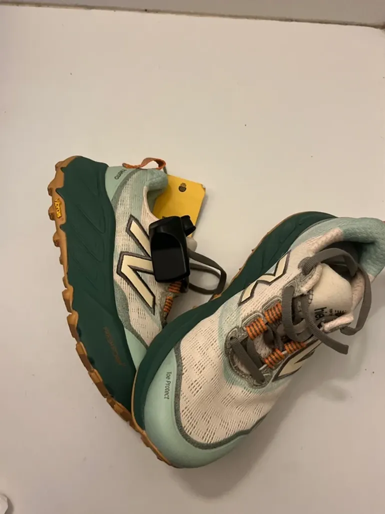 Used New Balance Hierro v9 bike — image 12 of 12