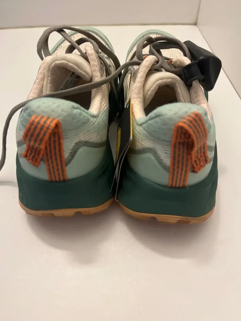 Used New Balance Hierro v9 bike — image 5 of 12