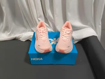 Hoka Running Shoes Size 39 bike d'occasion — image 2 sur 5