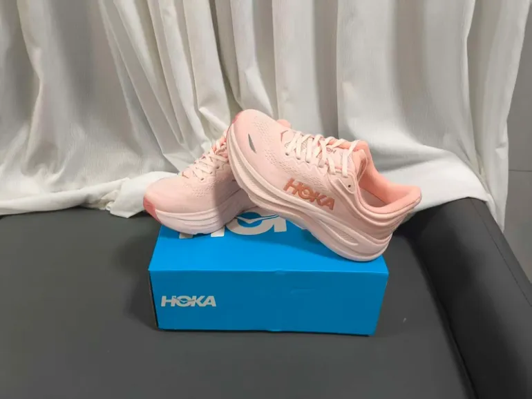 Hoka Running Shoes Size 39 bike d'occasion — image 4 sur 5
