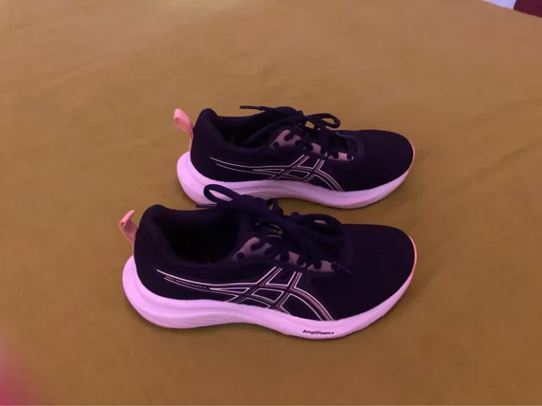 Used Asics Amplifoam Gel bike — image 1 of 5