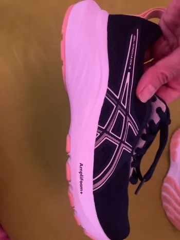 Used Asics Amplifoam Gel bike — image 3 of 5