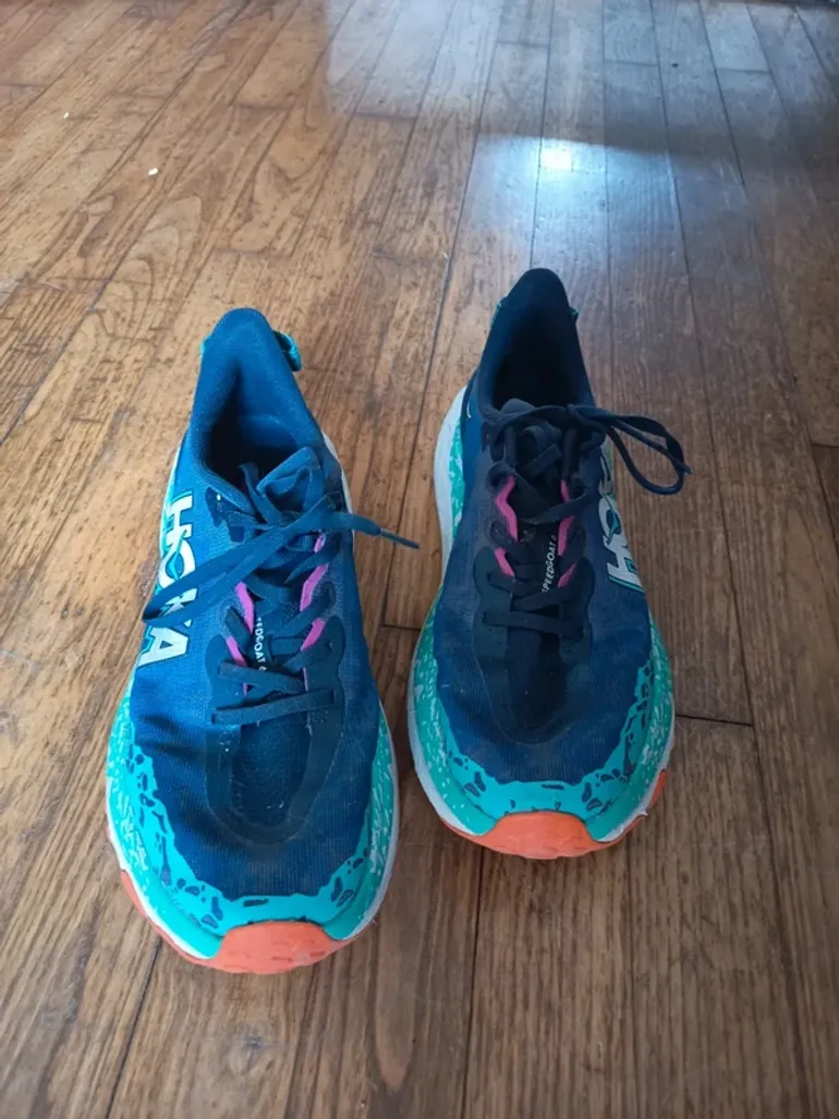 Used Hoka Speedgoat 6 bike — image 1 of 4