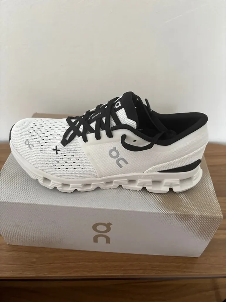 On Running Cloud bike d'occasion — image 1 sur 3