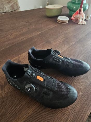 Używany Dmt KR3 Road Cycling Shoes 2020 bike — zdjęcie 2 z 3