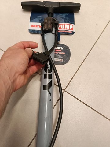 Used A2B Stationary Floor Pump 2026 bike — image 5 of 5