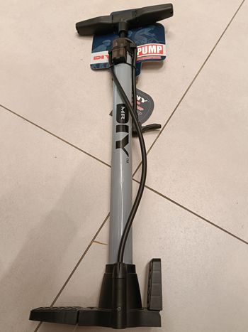 Używany A2B Stationary Floor Pump 2026 bike