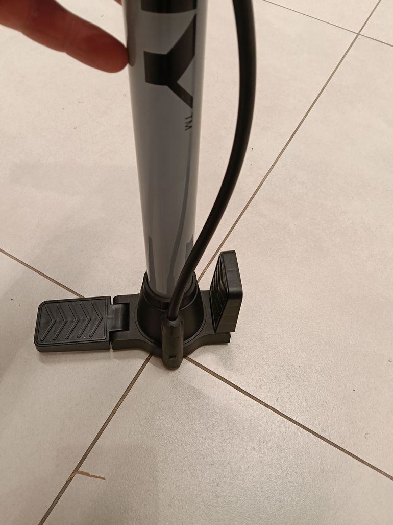 Używany A2B Stationary Floor Pump 2026 bike — zdjęcie 3 z 5