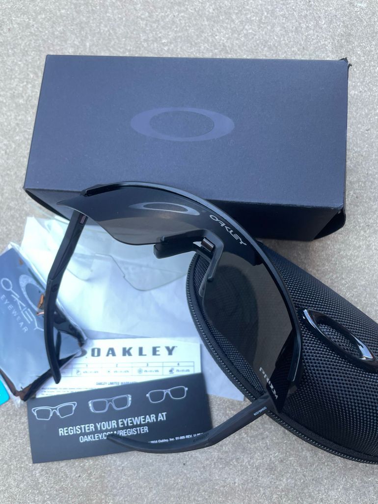 Used Oakley Sutro Lite Sweep Sunglasses bike — image 6 of 10