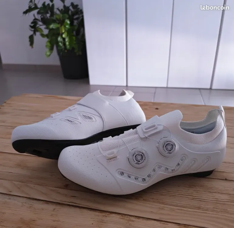 White Chaussures vélo Gravel road full 2026 bike d'occasion — image 1 sur 5