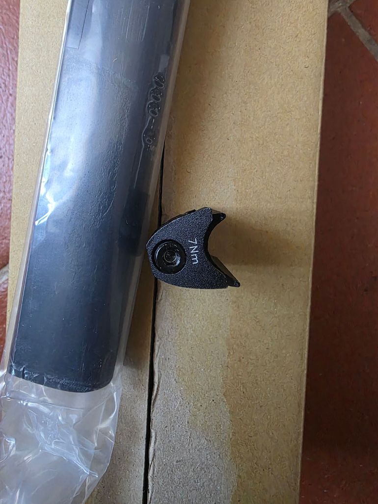 Używany Giant TCR PRO 0 Seatpost 2022 bike — zdjęcie 2 z 8