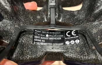 Używany ABUS Airbreaker Iridescent Helmet bike — zdjęcie 10 z 13