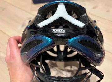 Brugt ABUS Airbreaker Iridescent Helmet bike — billede 7 af 13