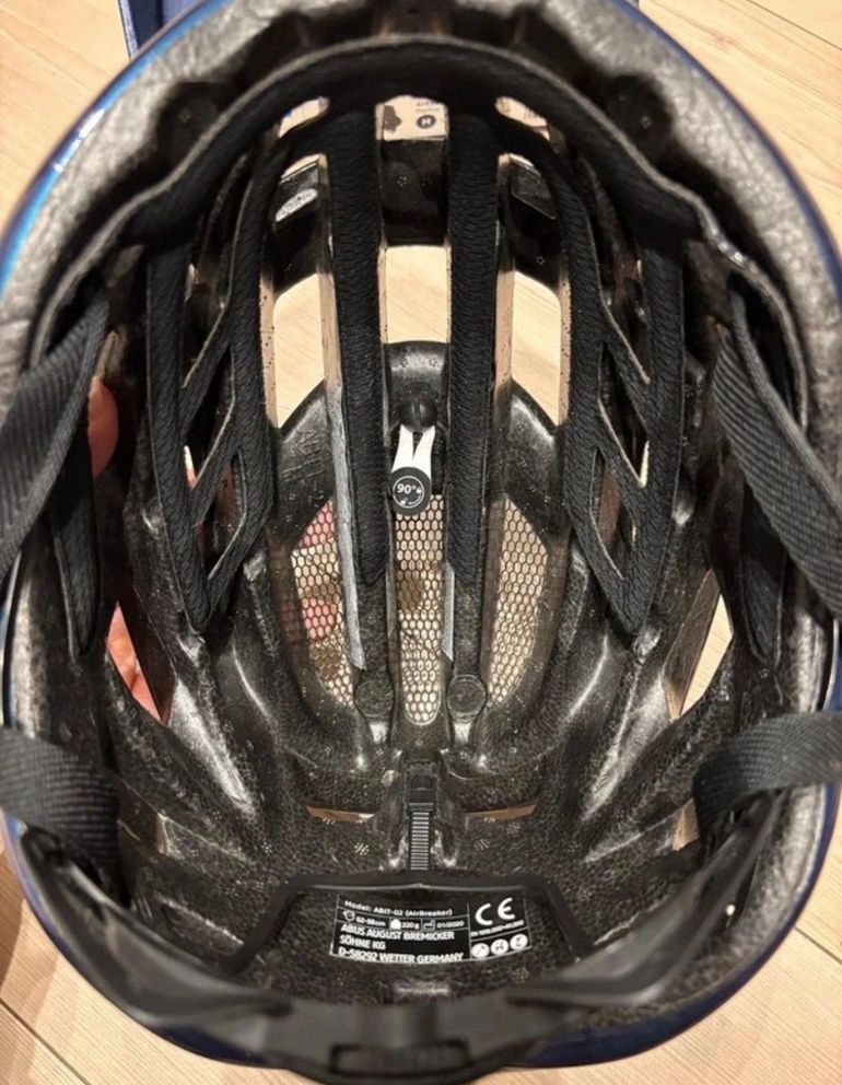 Używany ABUS Airbreaker Iridescent Helmet bike — zdjęcie 12 z 13