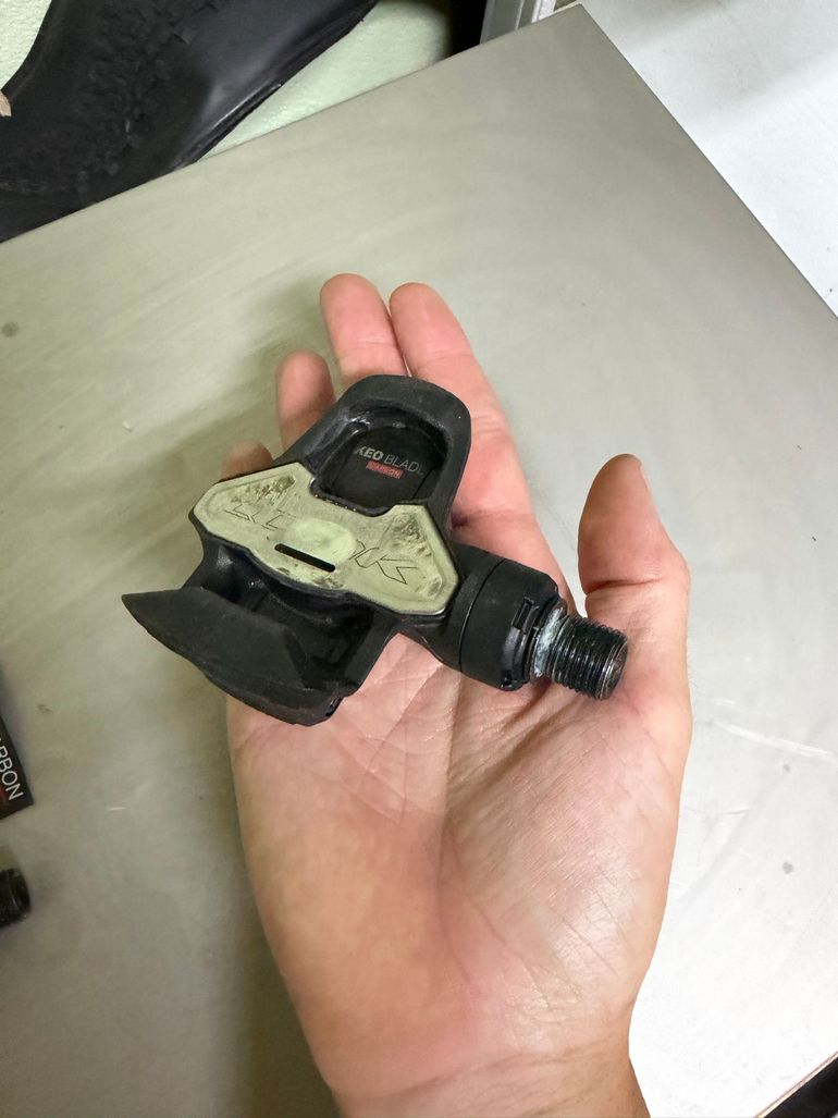 Używany Look Keo Blade Carbon Pedals 2025 bike — zdjęcie 3 z 6