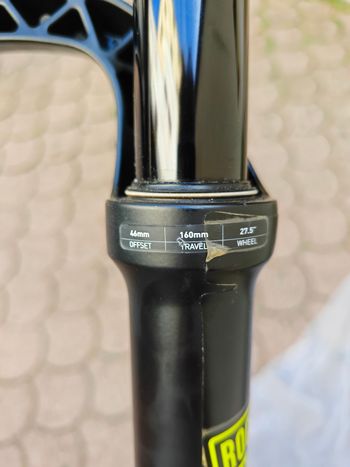 Used RockShox Yari RC 27.5" 160 mm bike — image 3 of 4