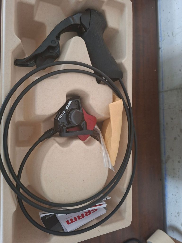 Używany Sram Dx Levers + Force AXS Flat Mount 12v Brake Caliper 2026 bike — zdjęcie 5 z 6