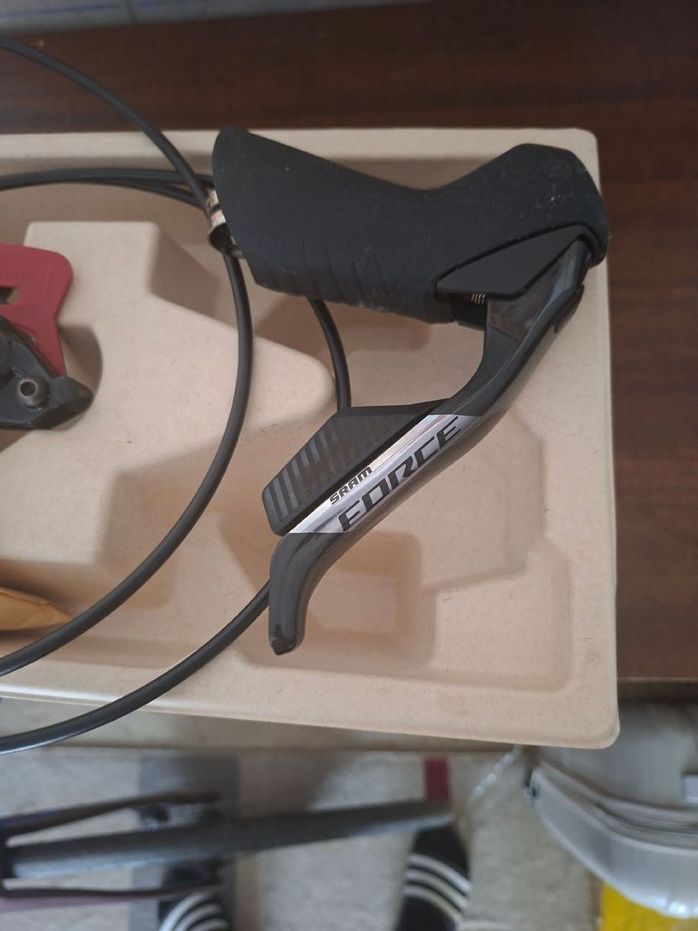 Używany Sram Dx Levers + Force AXS Flat Mount 12v Brake Caliper 2026 bike — zdjęcie 3 z 6