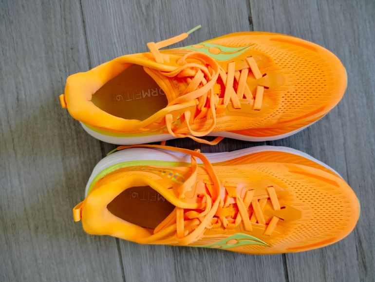 Used Saucony Hurricane 24 bike — image 2 of 4