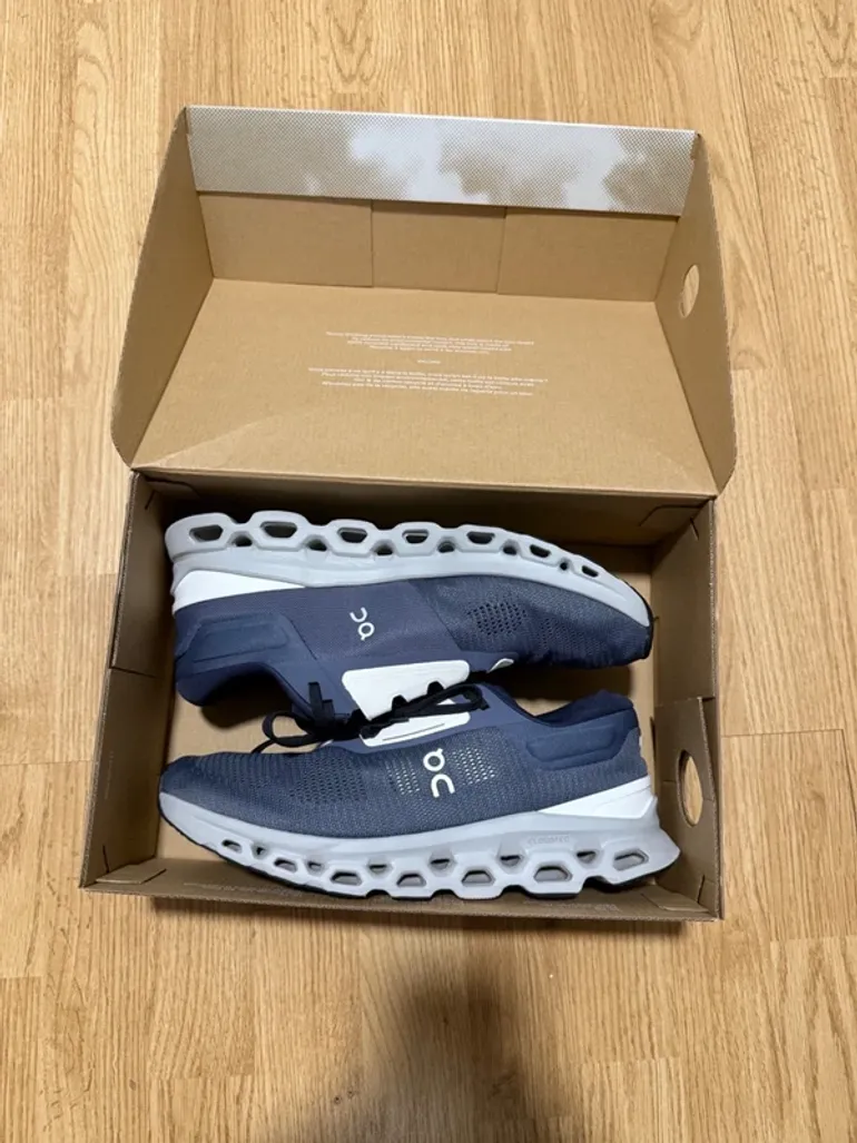 Autre ON Running shoes size 42.5 bike d'occasion — image 1 sur 3