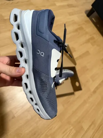 Autre ON Running shoes size 42.5 bike d'occasion — image 2 sur 3
