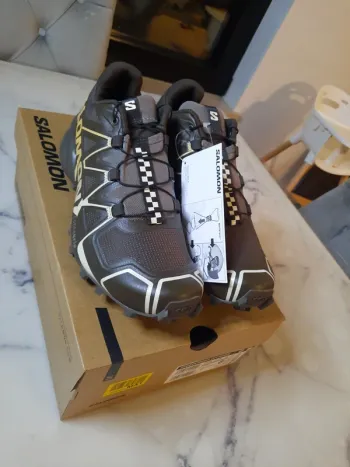 Salomon Shoes Kaki Size 42 bike de segunda mano