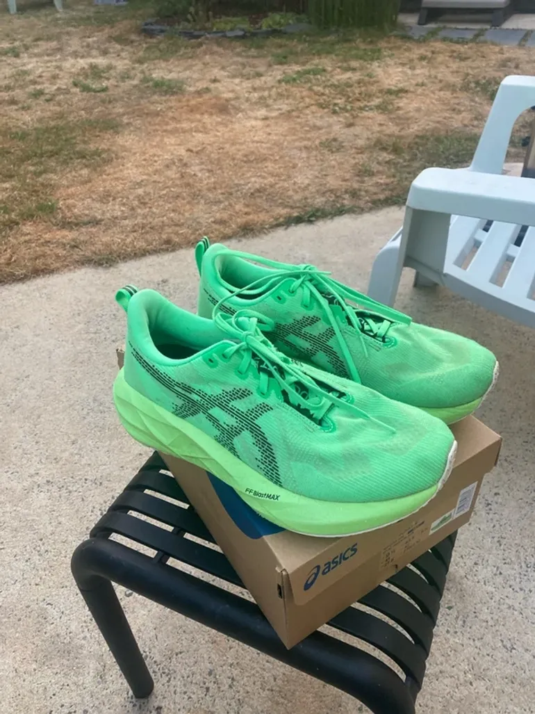 Używany Asics Novablast 5 bike — zdjęcie 2 z 7