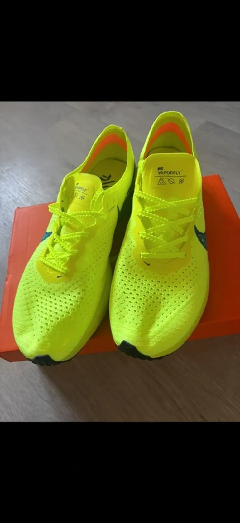 Nike ZoomX Vaporfly Next% 3 bike d'occasion — image 2 sur 3