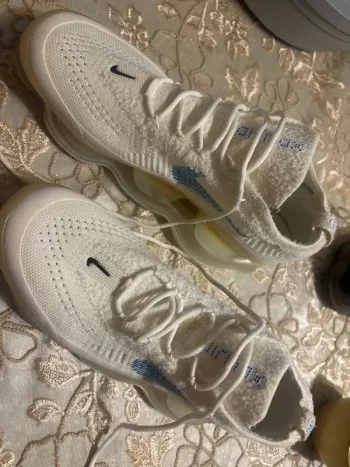 Used Nike Vapormax bike