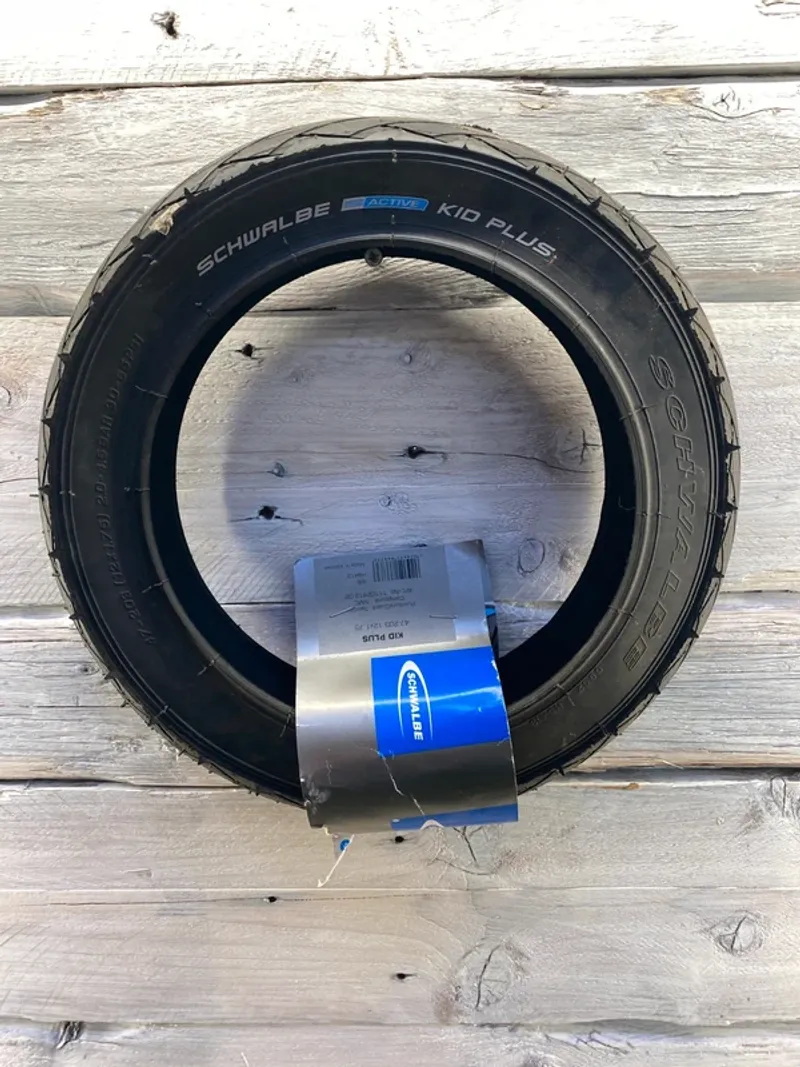 Używany Schwalbe Kid Plus Tyres & Tubes