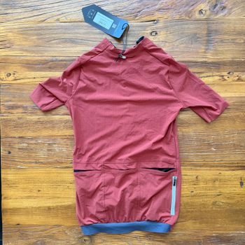 Używany Q36.5 Dottore Pro Jersey Women Red S// NEW!! 50% OFF 2025 bike — zdjęcie 2 z 2