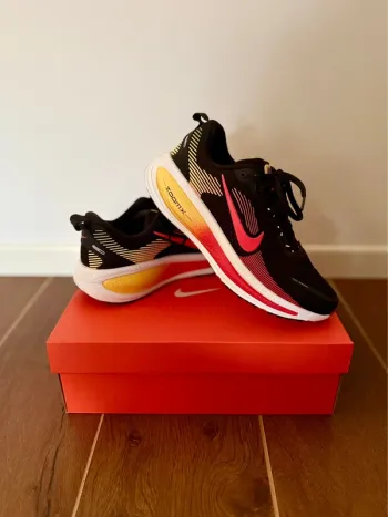 Used Nike Vomero 18 bike