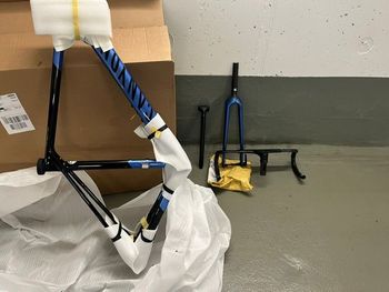 Używany Canyon Ultimate CF SL7 DI2 Frame Kit and Seatpost 2023 bike — zdjęcie 2 z 2
