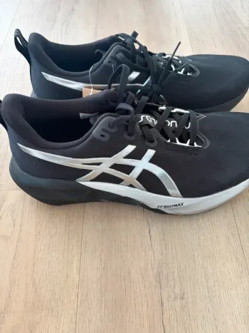 Gebrauchtes Asics Novablast 5 bike