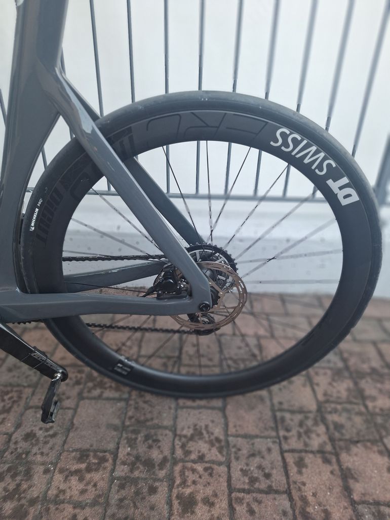 Używany Dt Swiss Carbon Wheels bike — zdjęcie 4 z 5