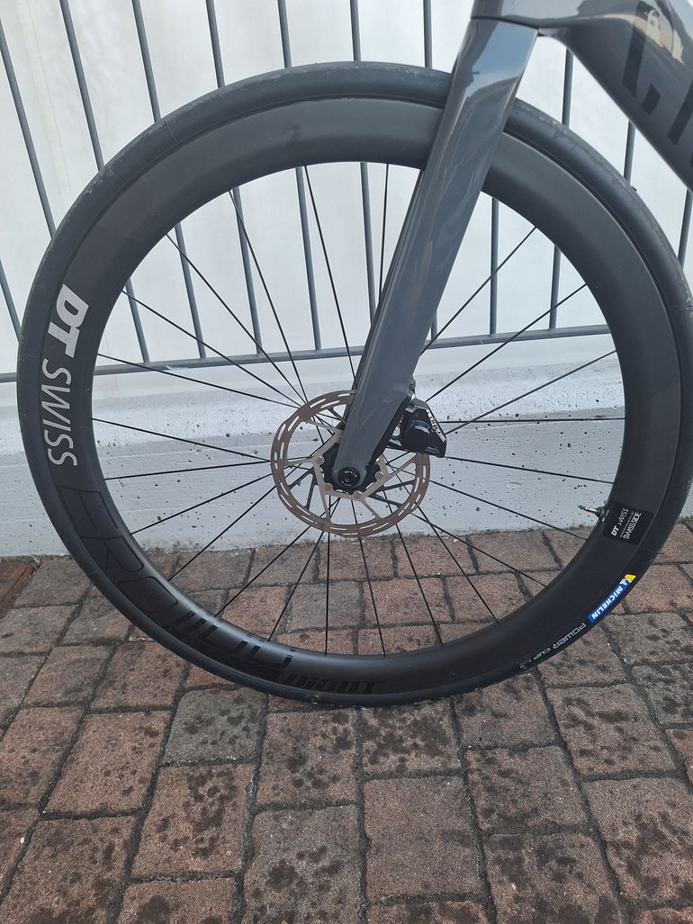 Używany Dt Swiss Carbon Wheels bike — zdjęcie 1 z 5
