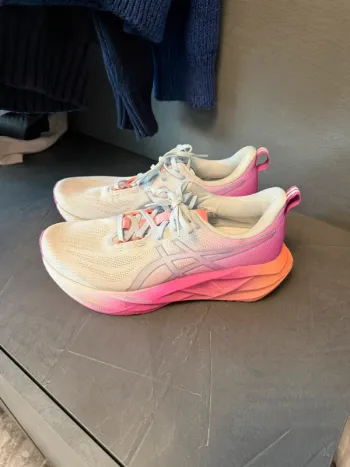 Gebrauchtes Asics Novablast bike — Bild 4 von 10