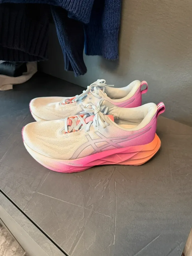 Gebrauchtes Asics Novablast bike — Bild 4 von 10