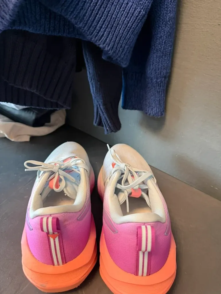 Gebrauchtes Asics Novablast bike — Bild 10 von 10